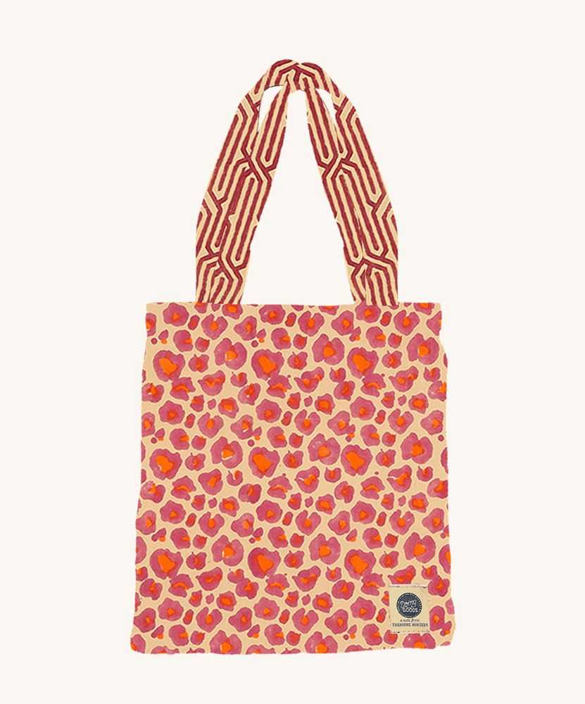 Doing Goods Pink Leopard Double Throw in Tote Bag - 240x280cm Doing Goods Pink Leopard Double Throw in Tote Bag - 240x280cm