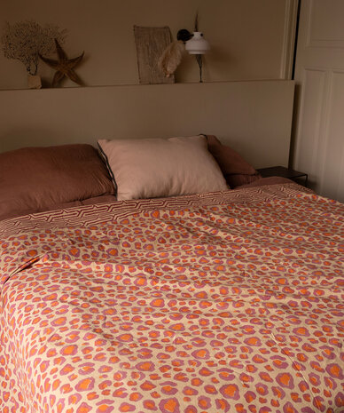 Doing Goods Pink Leopard Double Throw in Tote Bag - 240x280cm Doing Goods Pink Leopard Double Throw in Tote Bag - 240x280cm