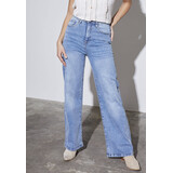 SistersPoint Owi Wide Jeans – Medium Blue Wash