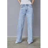 SistersPoint Owi Wide Jeans – Light Blue Wash