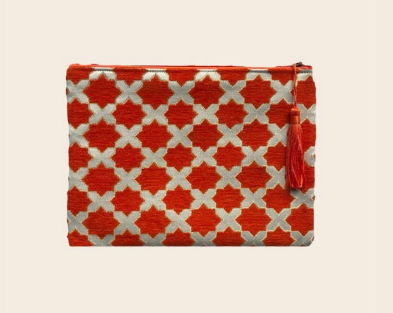 By Nyka Etui Lois By Nyka Etui Lois