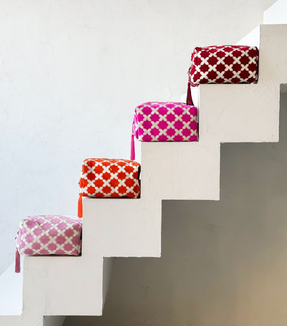 By Nyka Toilettas Lynn By Nyka Toilettas Lynn