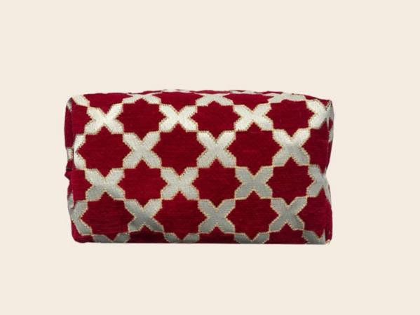 By Nyka Toilettas Lynn By Nyka Toilettas Lynn