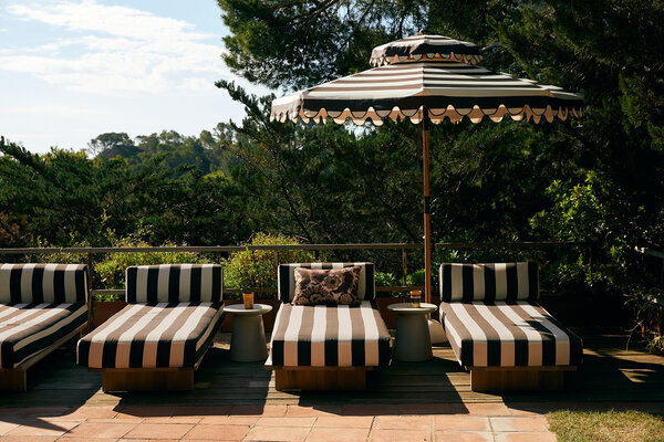 HK Living Earthenware side table - Cream HK Living Earthenware side table - Cream