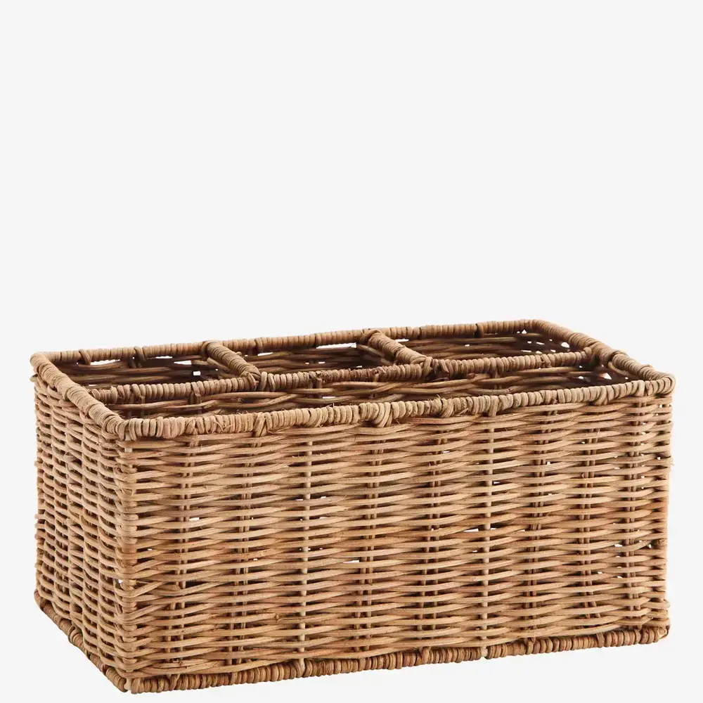 Madam Stoltz Rattan organiser
