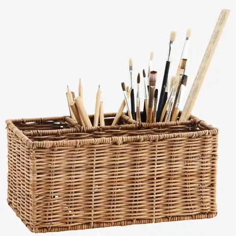 Madam Stoltz Rattan organiser