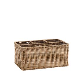Madam Stoltz Rattan organiser