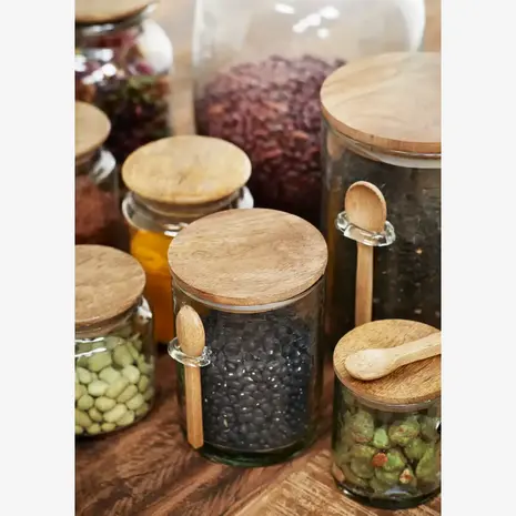 Madam Stoltz Glazen pot met houten lepel – groot Madam Stoltz Glazen pot met houten lepel – groot