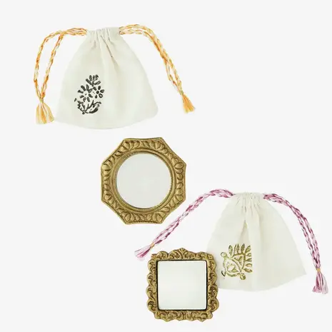 Madam Stoltz Hand mirror w/ cotton bag Madam Stoltz Hand mirror w/ cotton bag