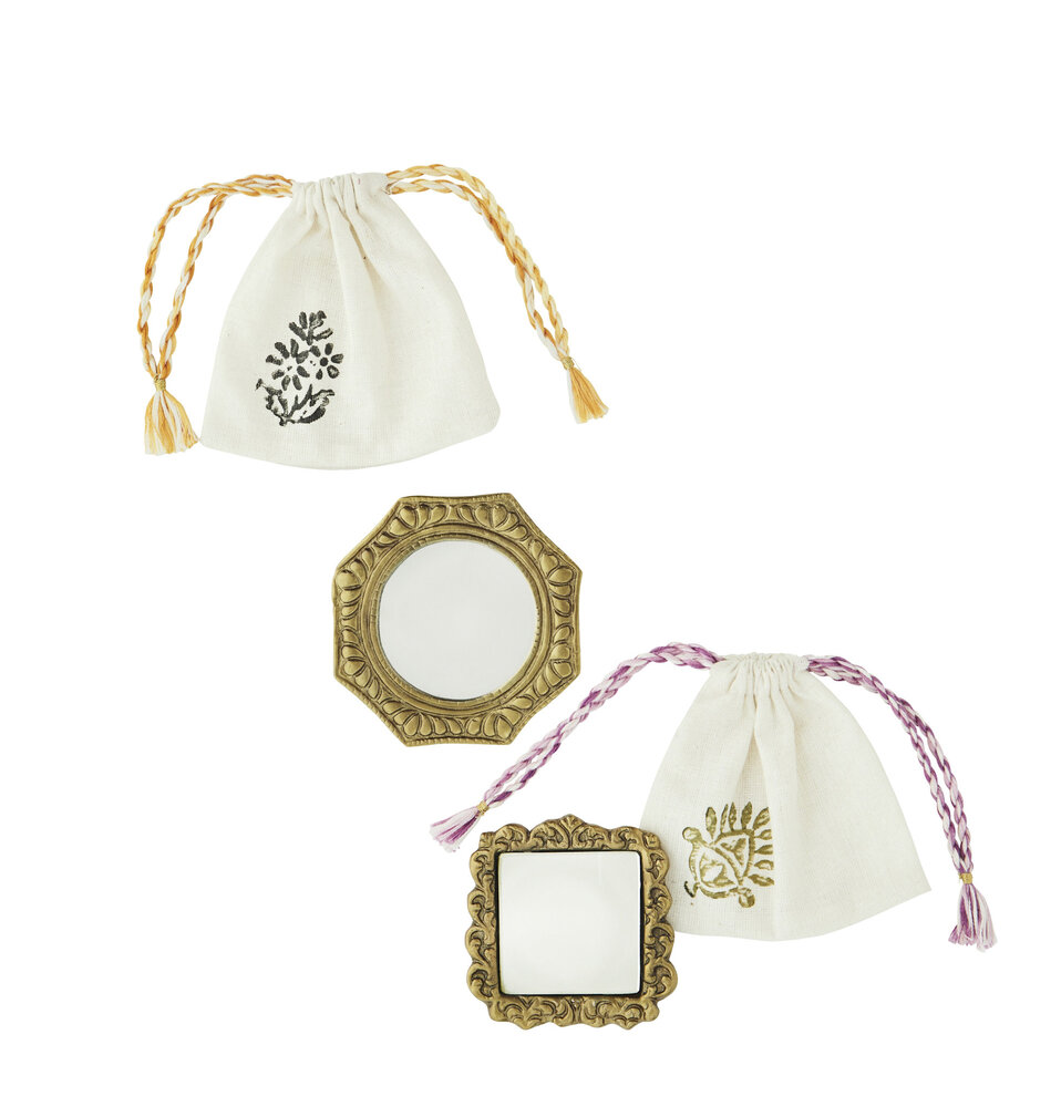 Madam Stoltz Hand mirror w/ cotton bag Madam Stoltz Hand mirror w/ cotton bag