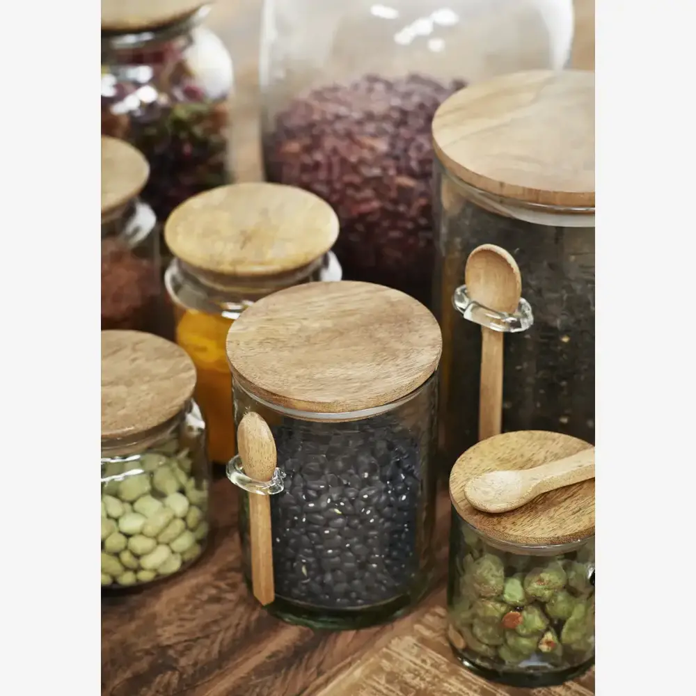 Madam Stoltz Glazen pot met houten lepel – groot Madam Stoltz Glazen pot met houten lepel – groot