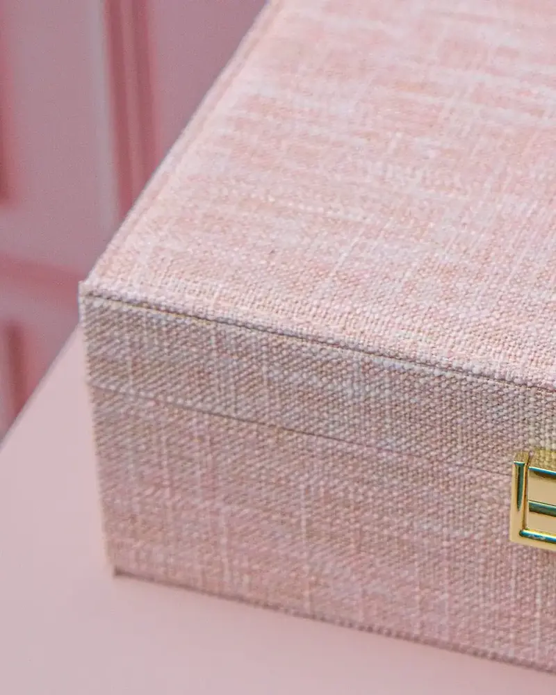 Maison Scarlett Sieradendoos Louise - Linnen Roze Maison Scarlett Sieradendoos Louise - Linnen Roze