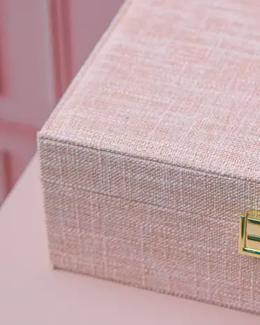 Maison Scarlett Sieradendoos Louise - Linnen Roze Maison Scarlett Sieradendoos Louise - Linnen Roze