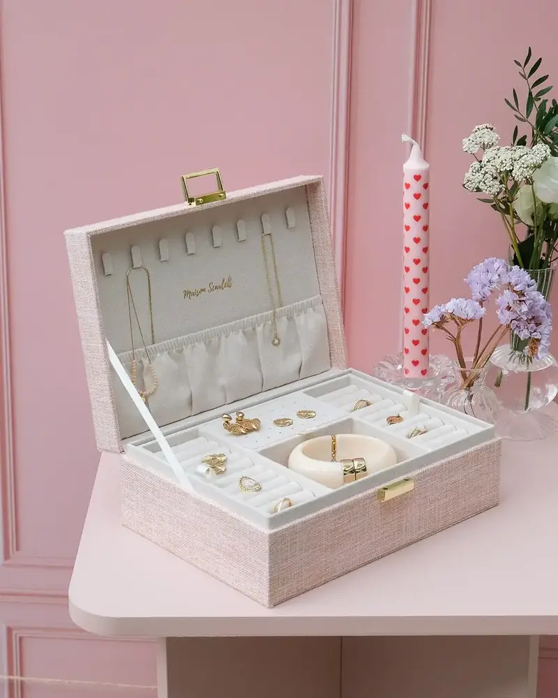 Maison Scarlett Sieradendoos Louise - Linnen Roze Maison Scarlett Sieradendoos Louise - Linnen Roze