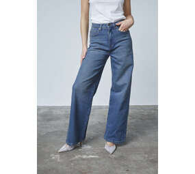 SistersPoint Owi Wide Jeans – Vintage Blue SistersPoint Owi Wide Jeans – Vintage Blue