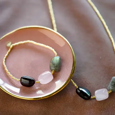 A Beautiful Story Desirable Garnet Rose Quartz Labradorite Bracelet GC