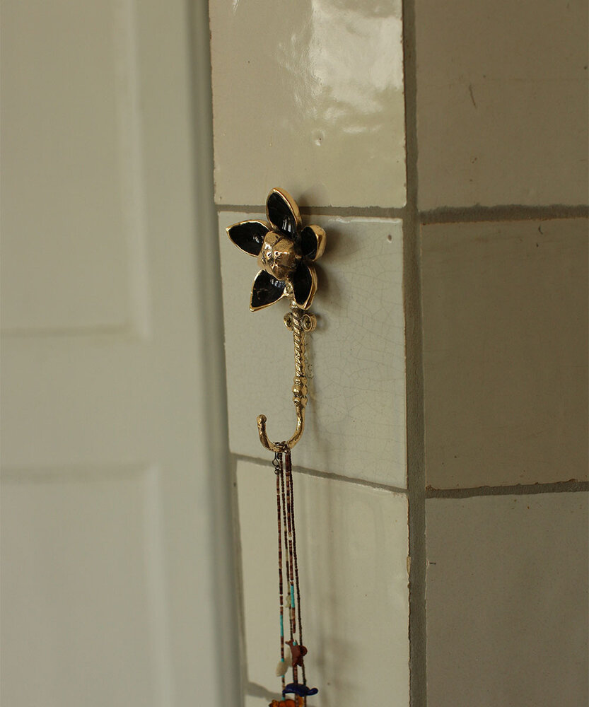 Doing Goods Liv Flower Hook