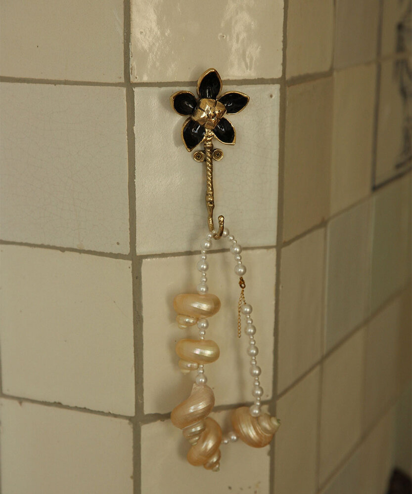 Doing Goods Liv Flower Hook