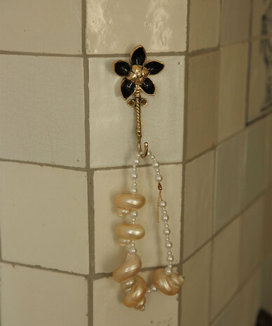 Doing Goods Liv Flower Hook