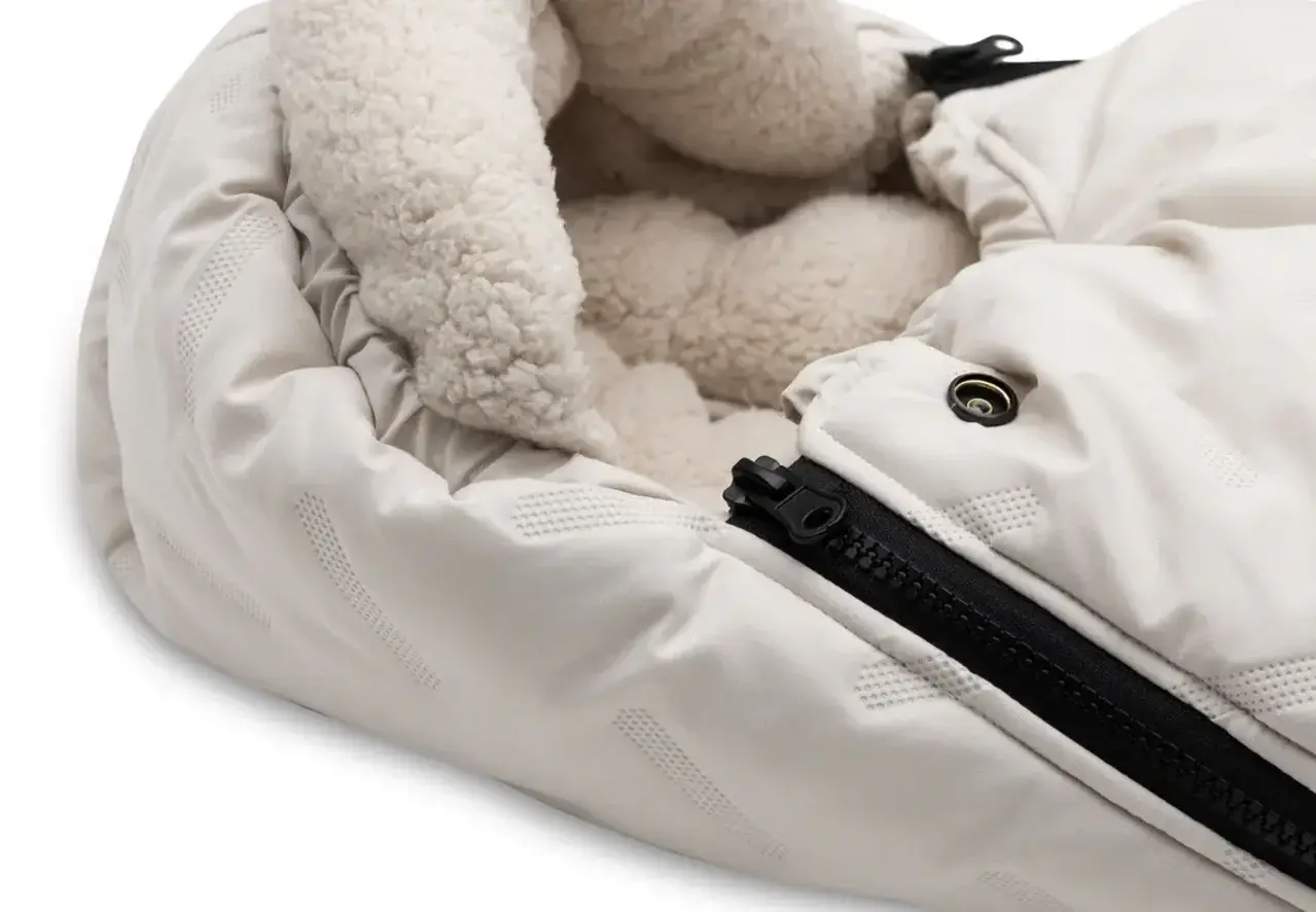 Jollein Voetenzak groep 0+ 3/5 punts gordel Embossed - Sand Jollein Voetenzak groep 0+ 3/5 punts gordel Embossed - Sand