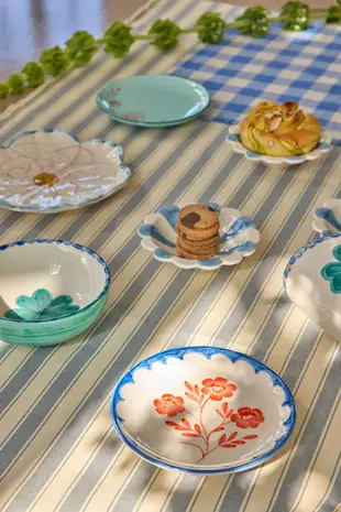 Rice Ceramic Cake Plate - Vintage Flower Rice Ceramic Cake Plate - Vintage Flower