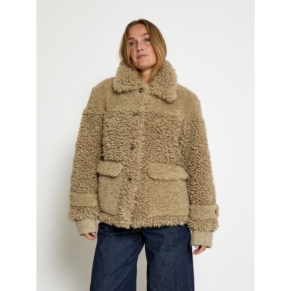 Peppercorn Wendy Faux Fur Jacket – Spray Green