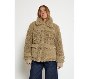 Peppercorn Wendy Faux Fur Jacket – Spray Green