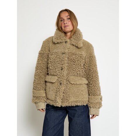 Peppercorn Wendy Faux Fur Jacket – Spray Green