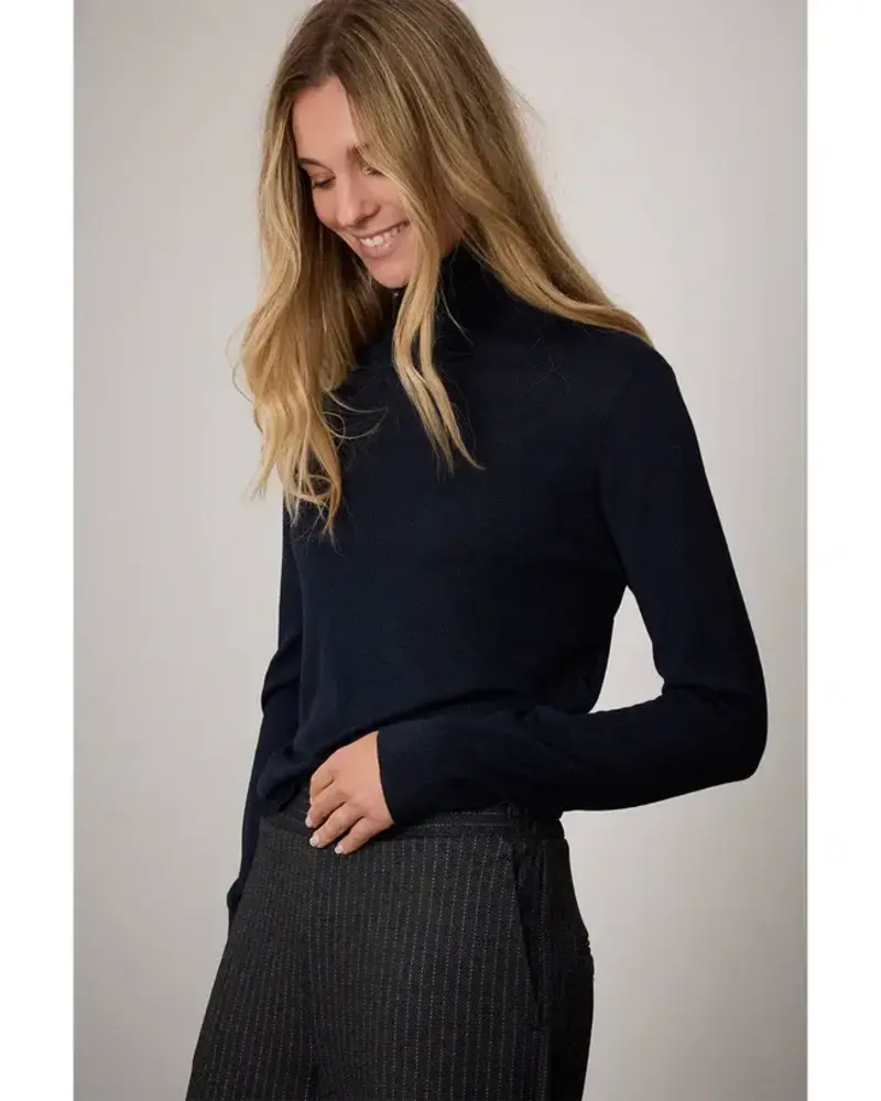 Corel Amsterdam Thamar Rollneck - ink blue Corel Amsterdam Thamar Rollneck - ink blue