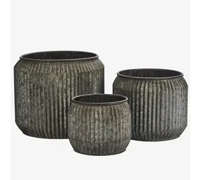 Madam Stoltz Round galvanized planter