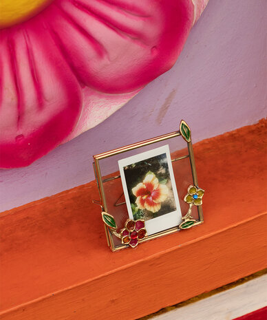 Doing Goods Cameron Flower Polaroid Frame