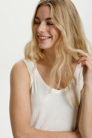 Culture Poppy VO-neck Tank Top – Spring Gardenia