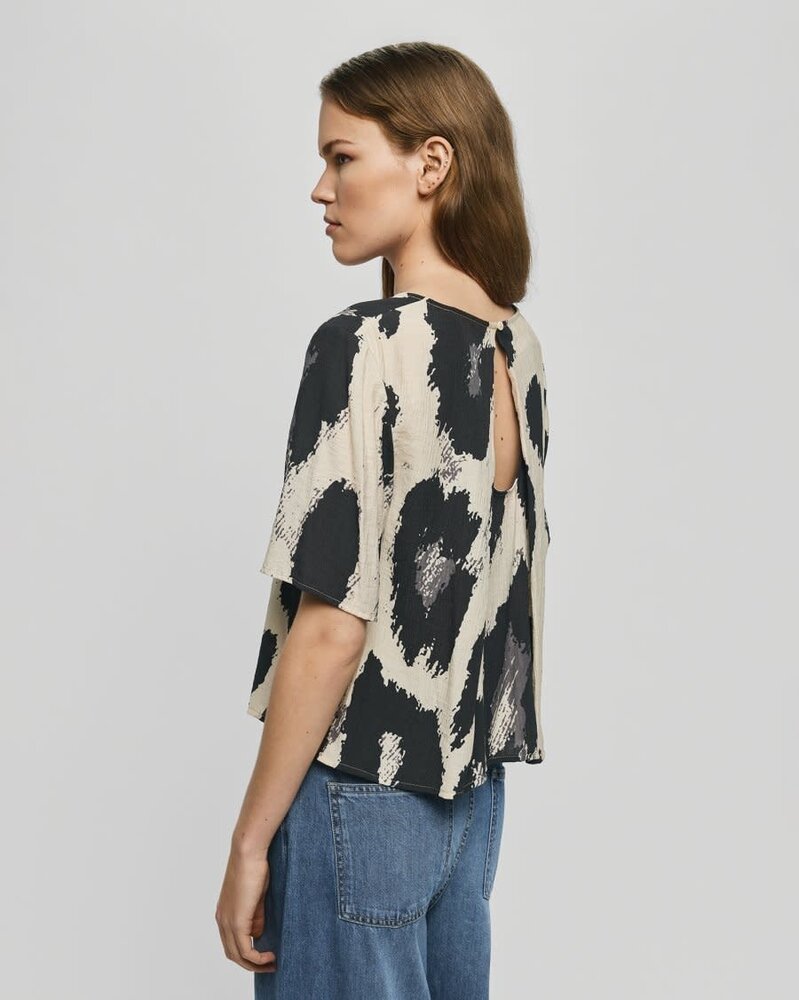 MSCH Karalie Jusia 2/4 Top – Licorce Leo