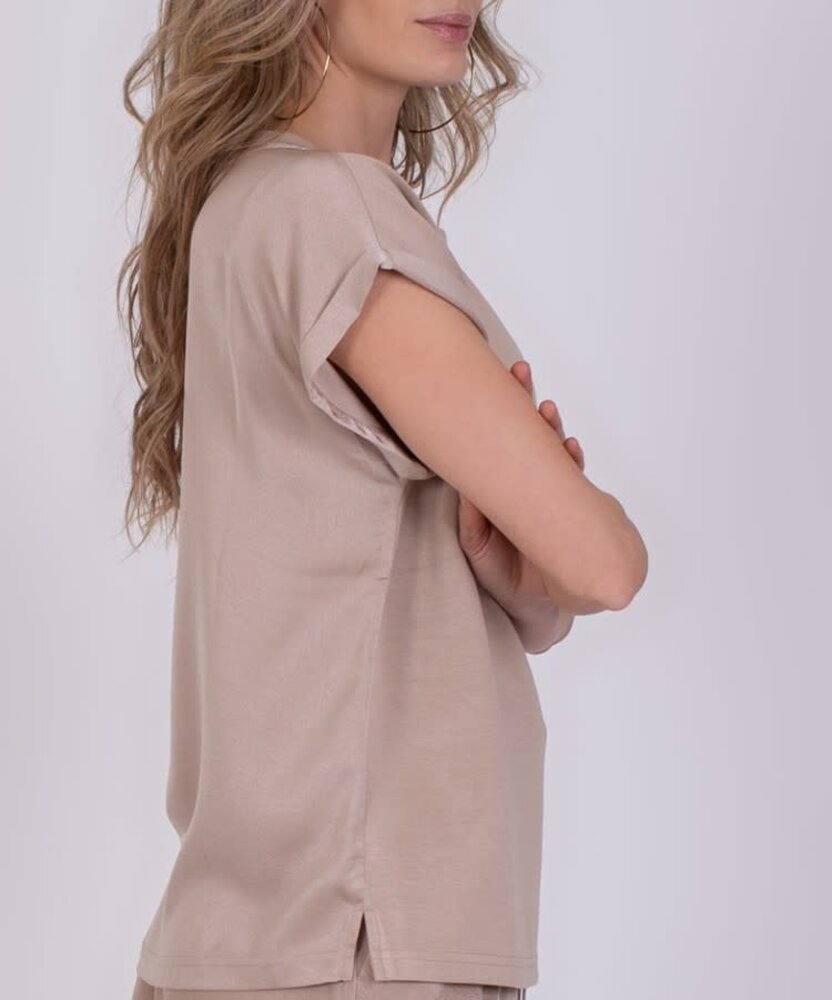 The Clothed Top Troje - Perfectly Pale