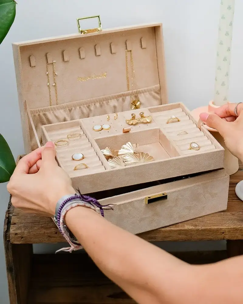 Maison Scarlett Sieradendoos Louise - Velours Beige Maison Scarlett Sieradendoos Louise - Velours Beige