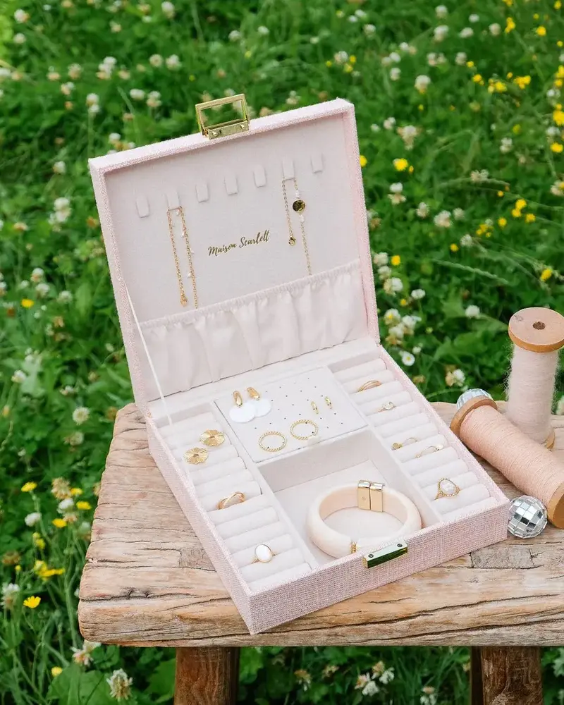 Maison Scarlett Sieradendoos Anne - Linnen Rose Maison Scarlett Sieradendoos Anne - Linnen Rose