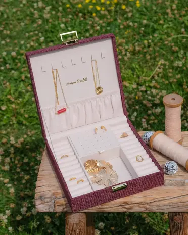 Maison Scarlett Sieradendoos Anne - Linnen Bordeaux