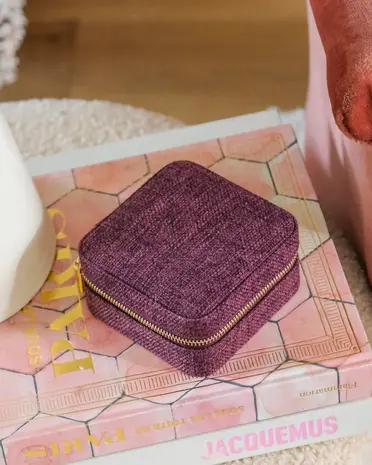 Maison Scarlett Sieradendoos Corinne - Linnen Bordeaux Maison Scarlett Sieradendoos Corinne - Linnen Bordeaux