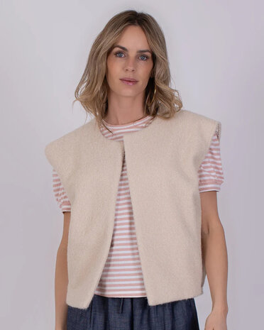 The Clothed Gilet Matsumoto - Perfectly Pale