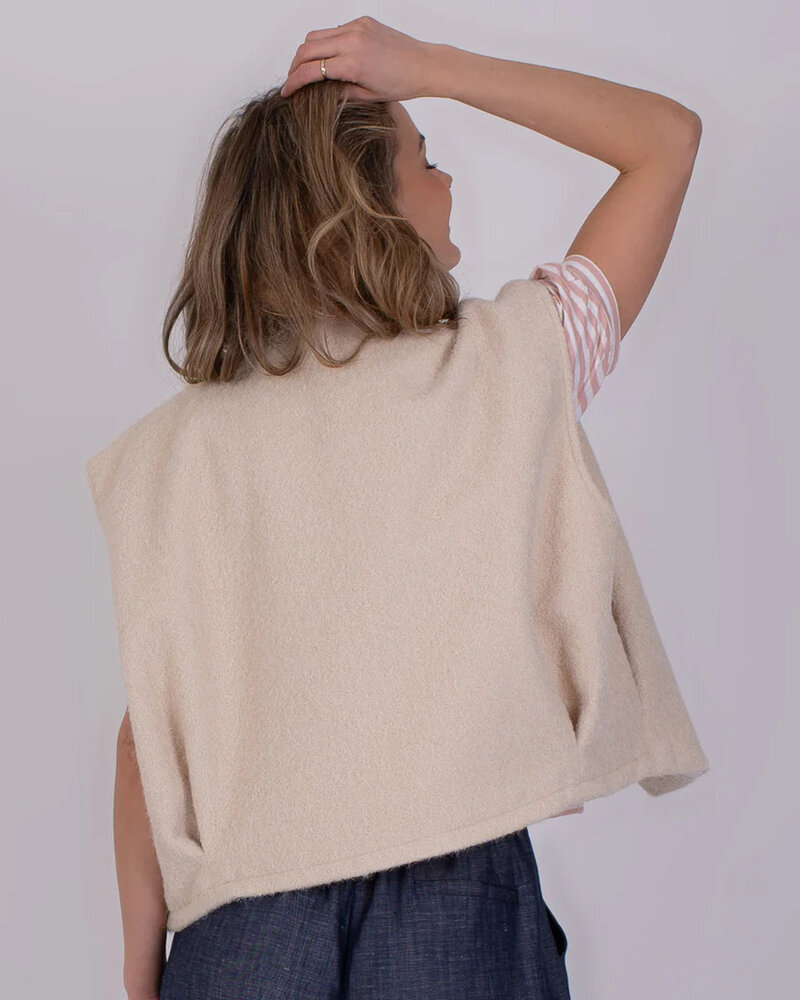 The Clothed Gilet Matsumoto - Perfectly Pale