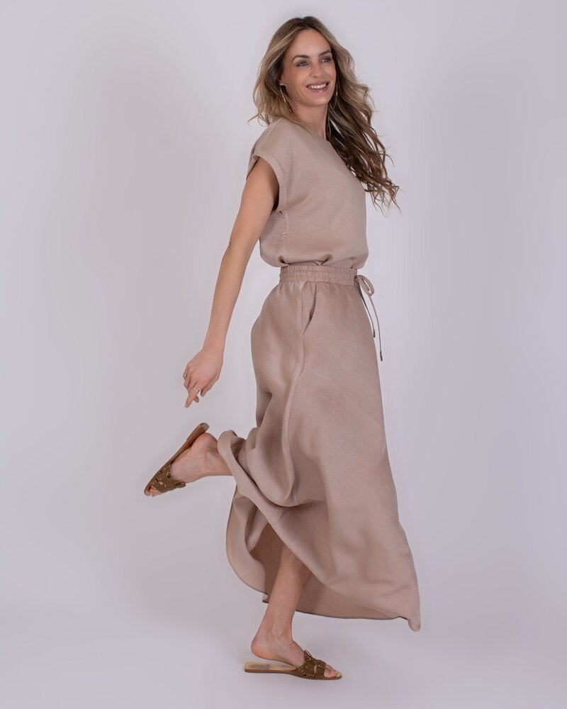 The Clothed Rok Aba - Perfectly Pale