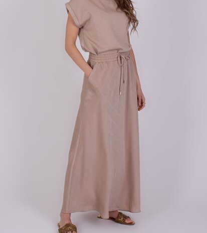 The Clothed Rok Aba - Perfectly Pale