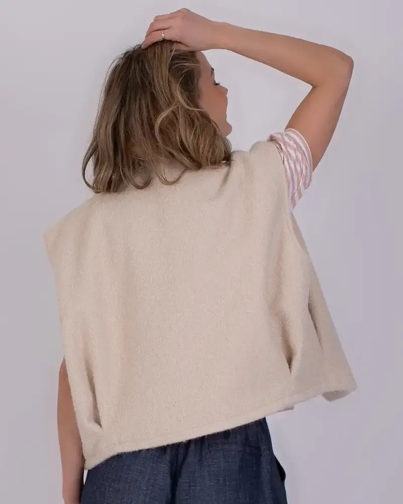 The Clothed Gilet Matsumoto - Perfectly Pale