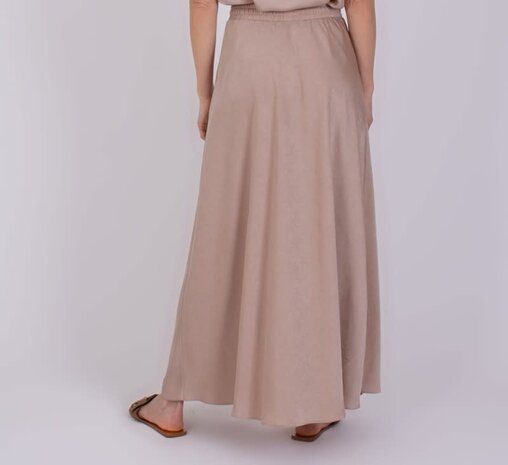The Clothed Rok Aba - Perfectly Pale