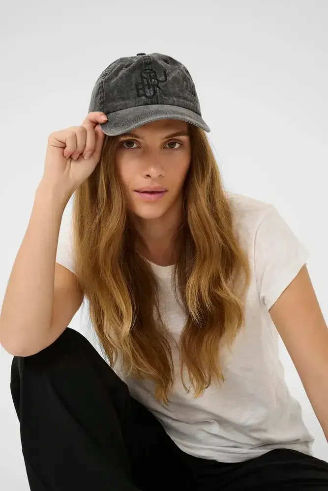 Culture Yessie Cap - Black