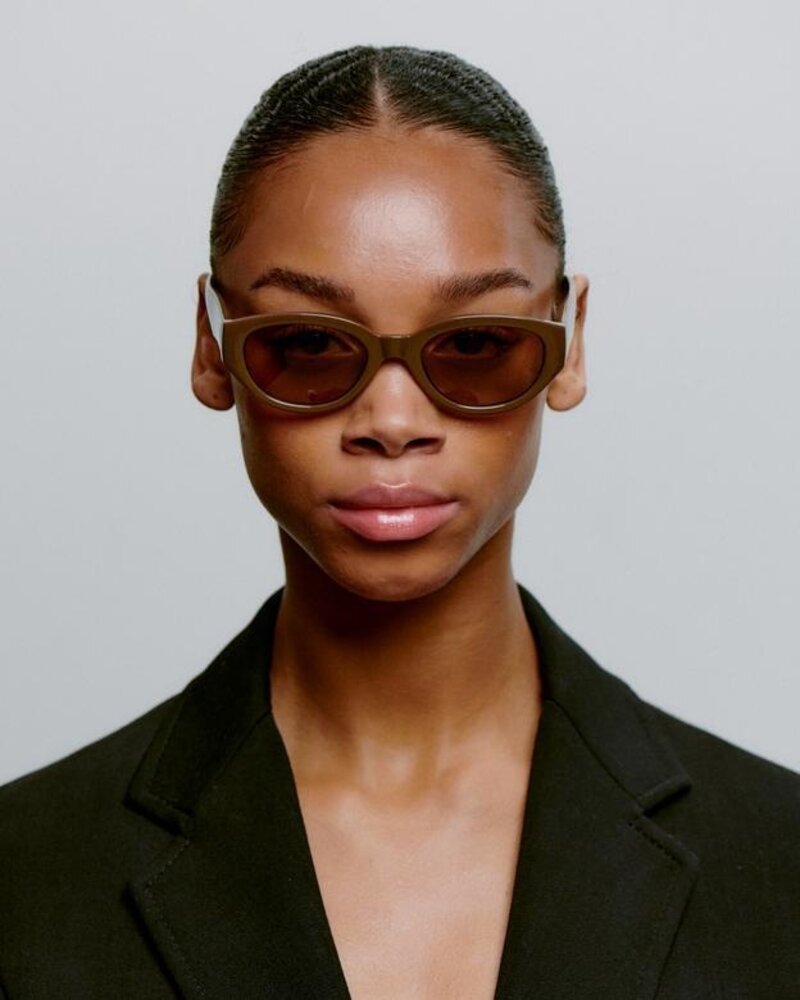 A.Kjaerbede Zonnebril Winnie – Chocolate