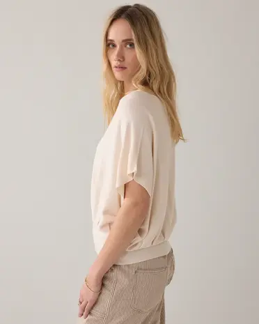 Summum Woman V-neck sweater Viscose blend knit - Ivory Summum Woman V-neck sweater Viscose blend knit - Ivory