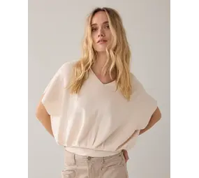 Summum Woman V-neck sweater Viscose blend knit - Ivory Summum Woman V-neck sweater Viscose blend knit - Ivory