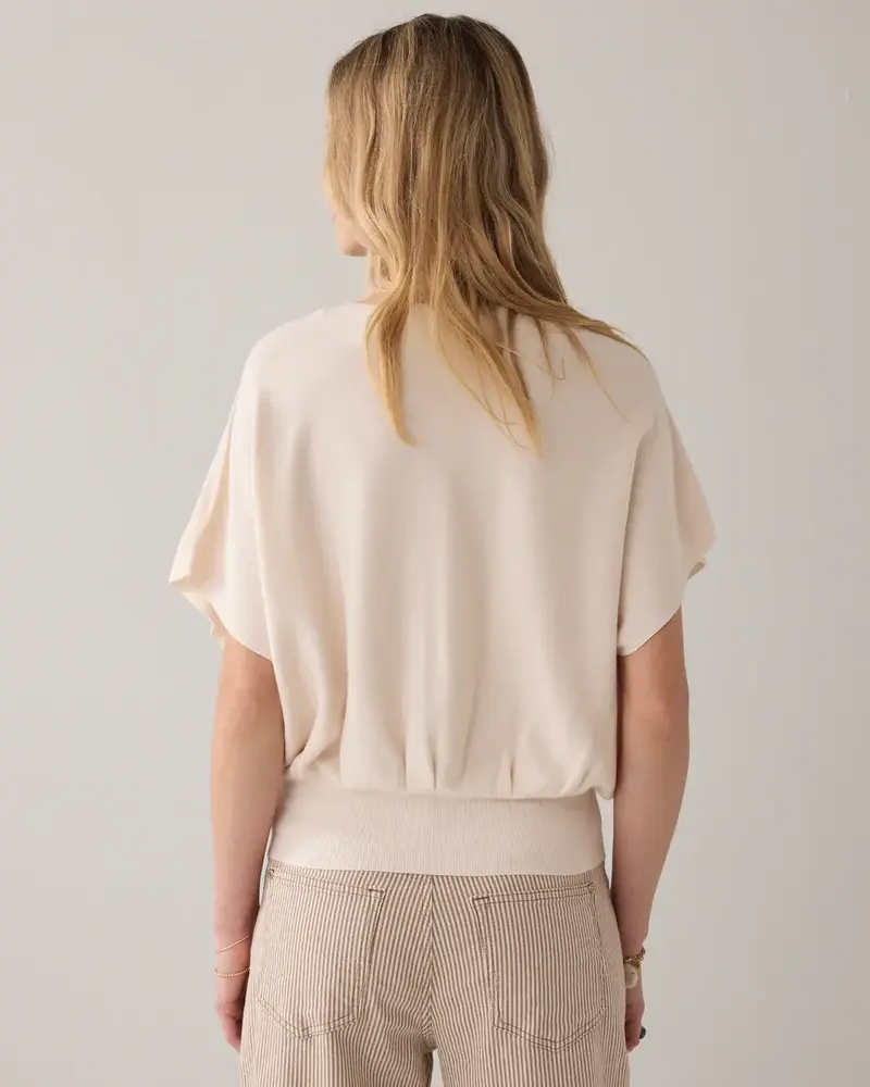 Summum Woman V-neck sweater Viscose blend knit - Ivory Summum Woman V-neck sweater Viscose blend knit - Ivory