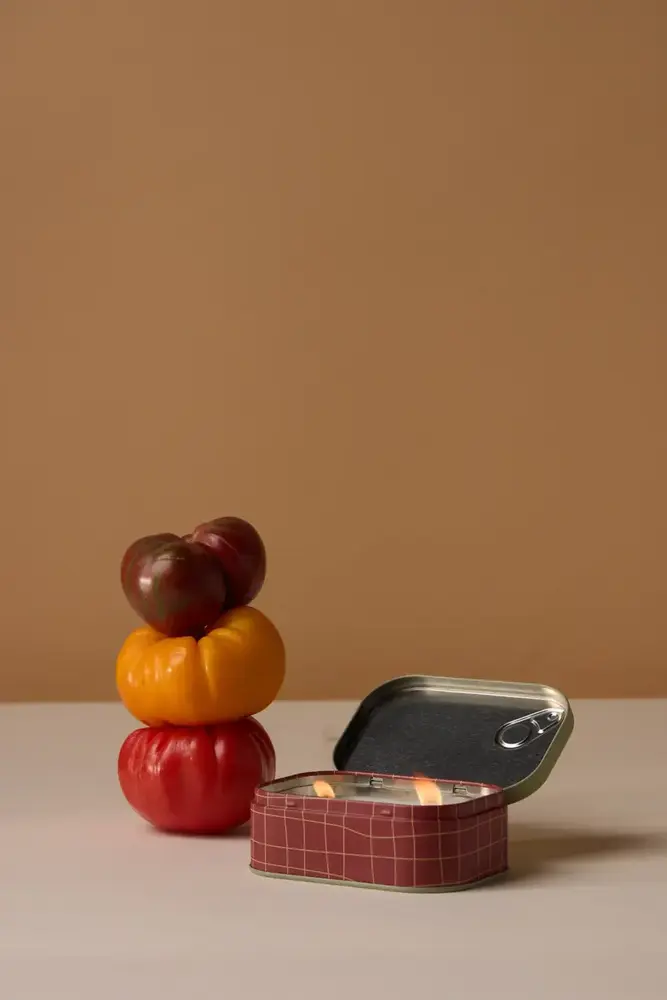 A Dopo Bistro Tomato Printed Tin Candle - Heirloom Tomato